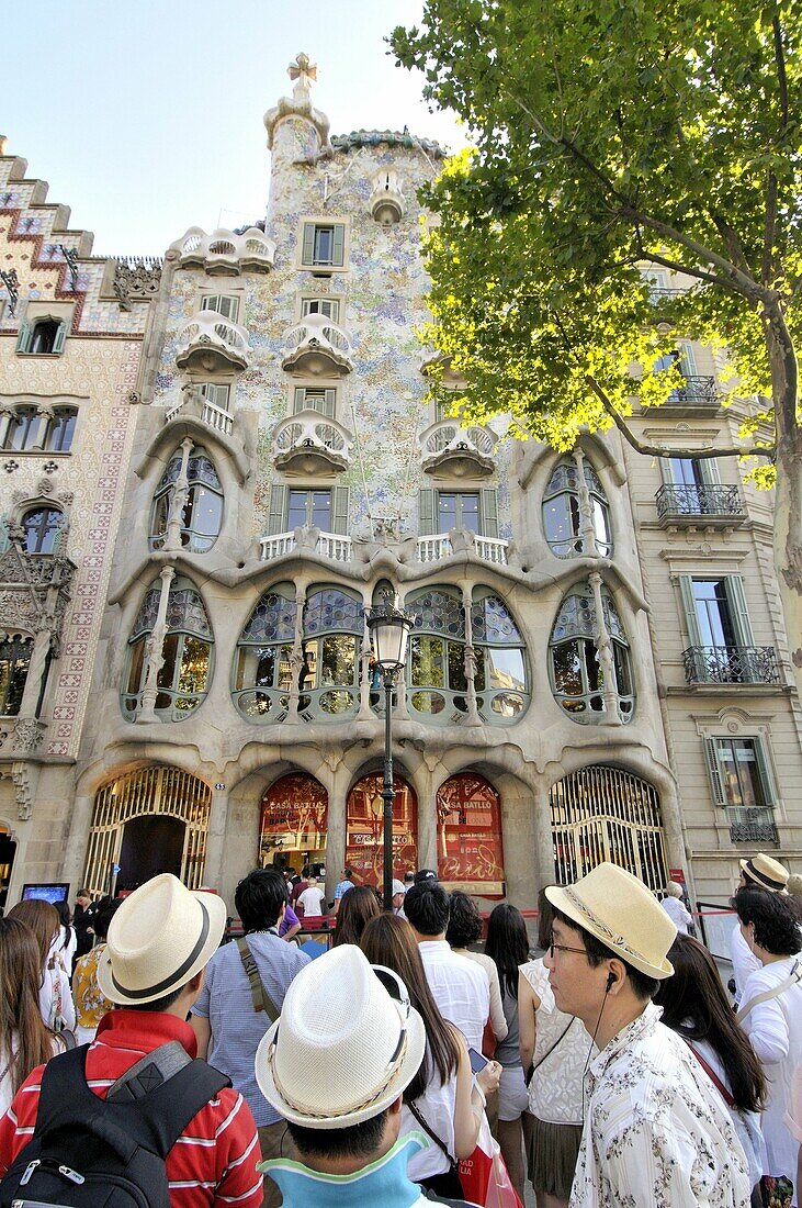 Casa Batlló, passeig de Gracia 43 built in 1877 and remodeled by Antoni Gaudí and Josep Maria Jujol in 1904-1906. Barcelona. Catalonia. Spain.