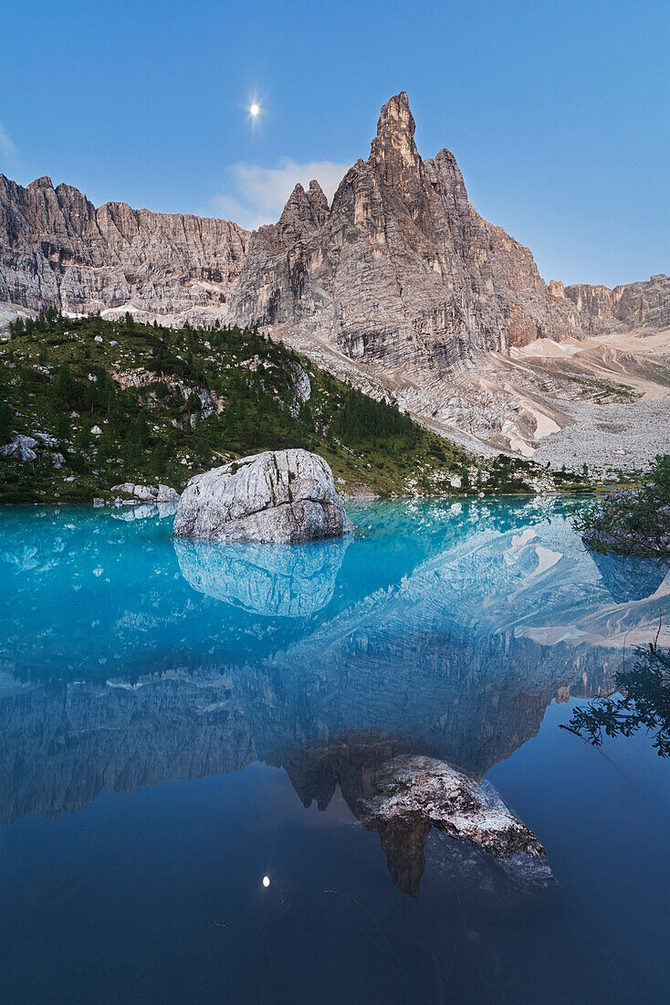 Sorapis Lake, Dolomites, Auronzo di Cadore, Belluno, Italy.