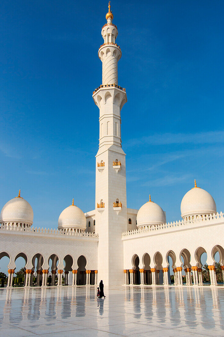 Sheikh Zayed mosque in Abu-Dhabi,United Arab Emirates