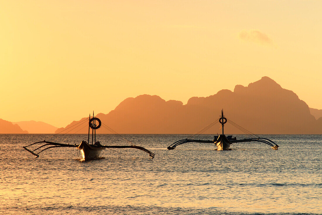 Sunset at Corong Corong beach, Palawan, Philippines