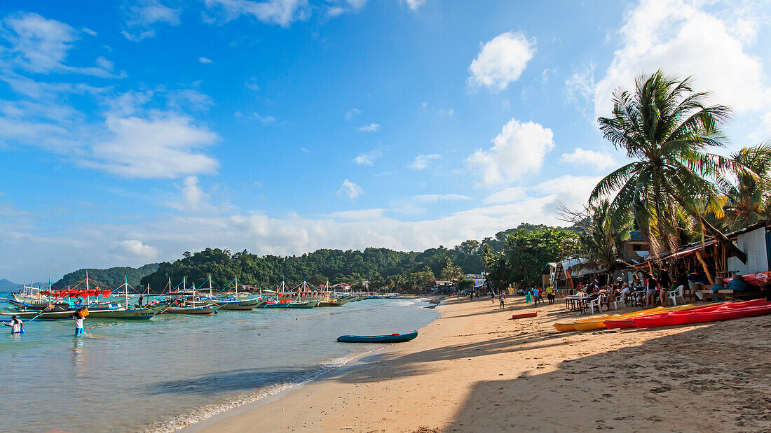 El Nido, Philippines. People on El Nido beach