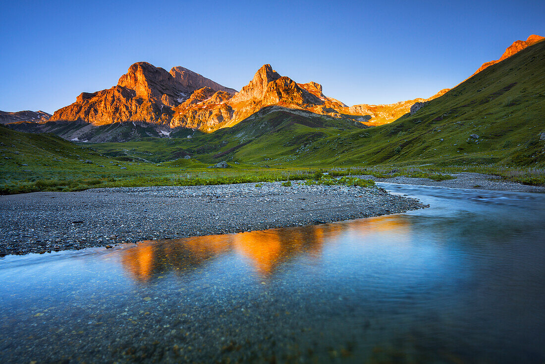 Italy, Piedmont, Cuneo District, Ellero Valley - sunrise at Marchisa plain