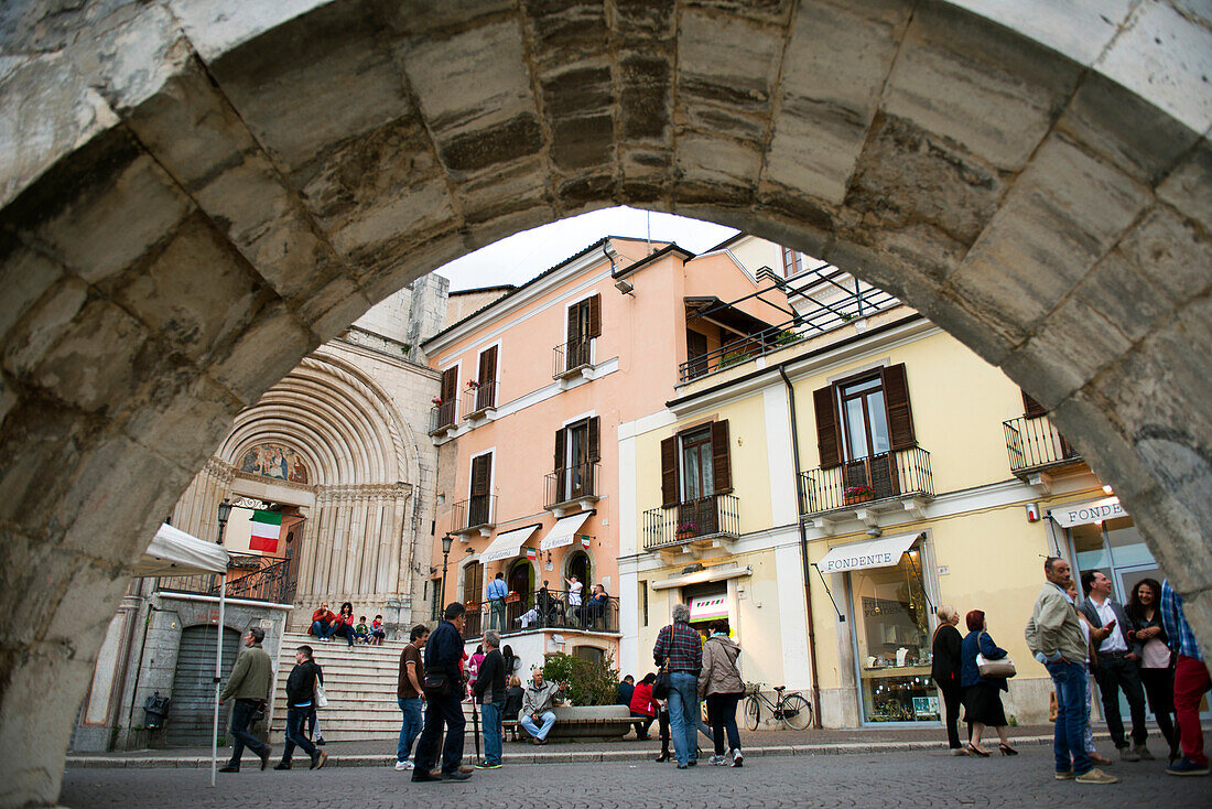 Ein Bogen des mittelalterlichen Aquadukts in Sulmona