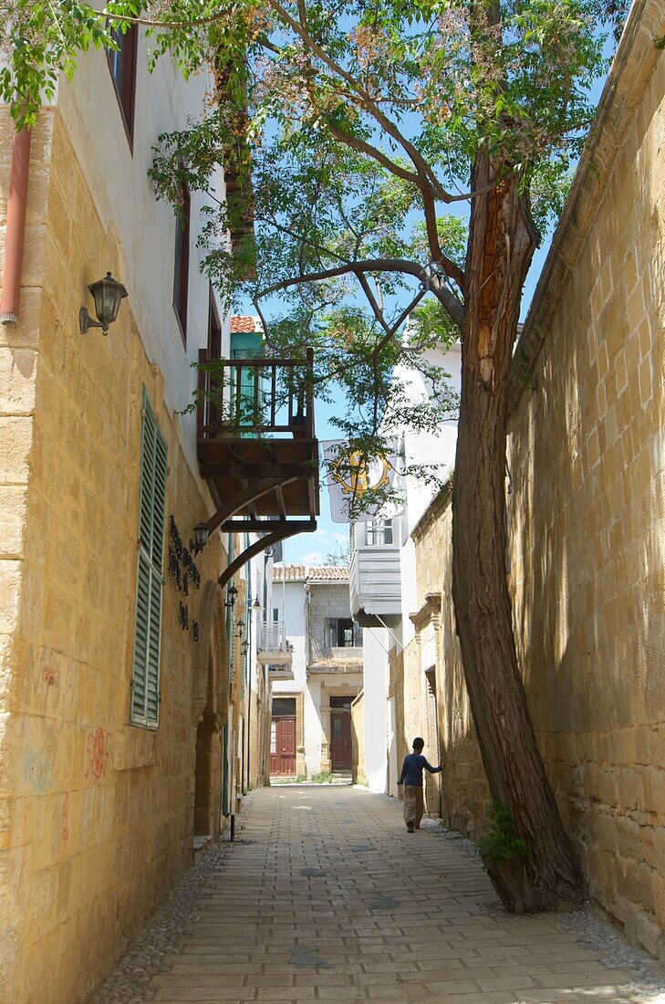 Gasse im Im Viertel Arabahmet,  Lefkosa, türkischer Teil von Nikosia, Nord-Zypern