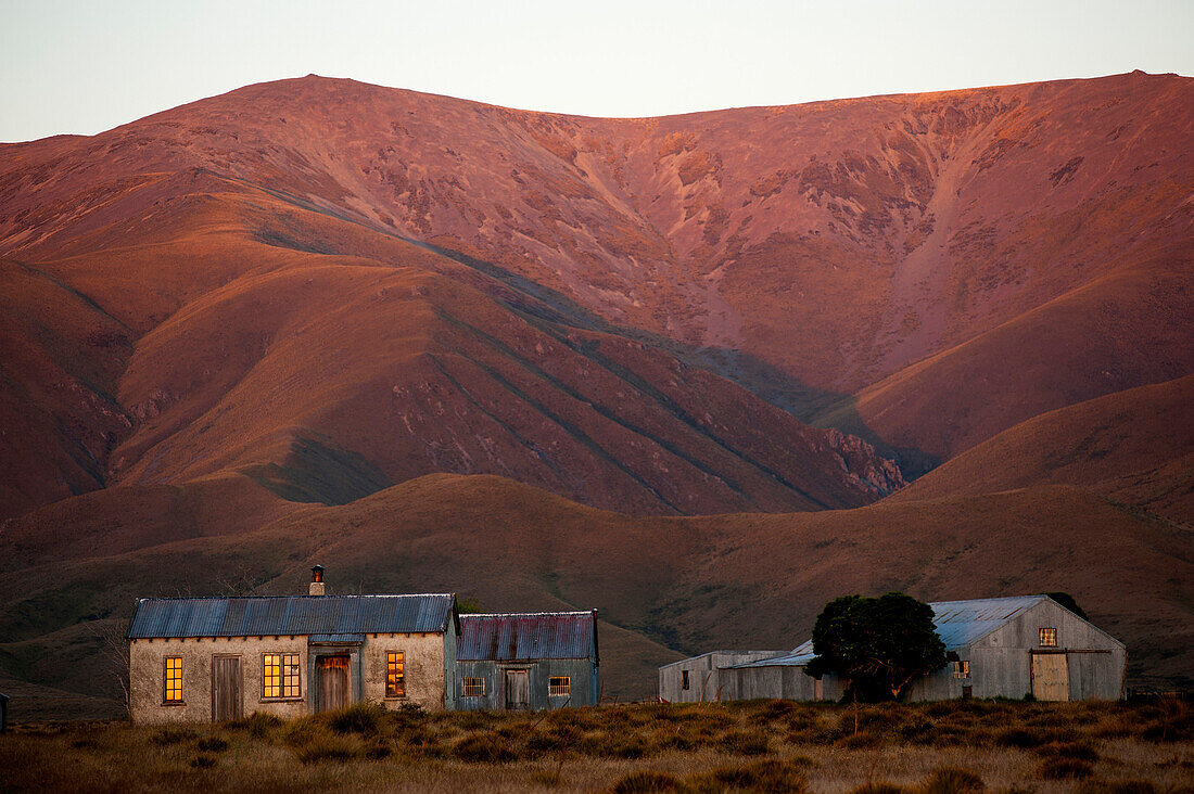 Einsame Schafstation in den Bergen der Hawkdun Range, Otago, Südinsel, Neuseeland