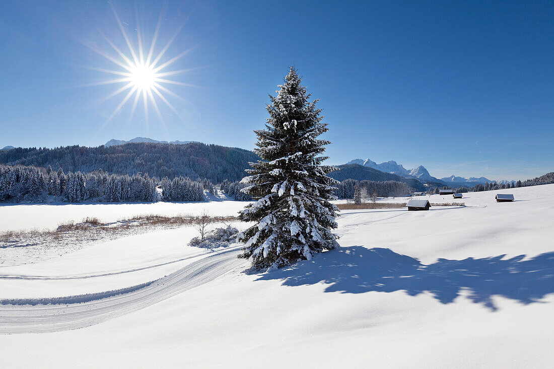 winter landscape at Geroldsee, view to Zugspitz range with Alpspitze, Zugspitze and Waxenstein, Bavaria, Germany