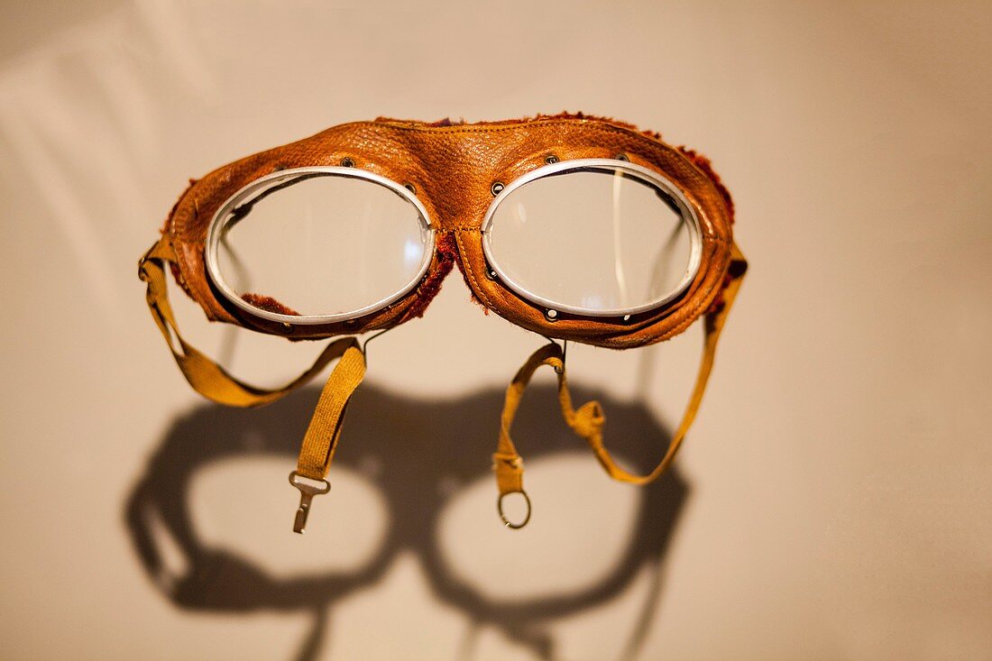 Goggles, old fashioned