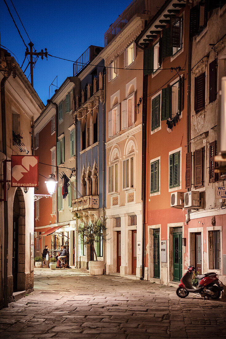 venezianische Architektur prägt das Stadtbild in Piran, Slowenien, Adria, Mittelmeer, Europa