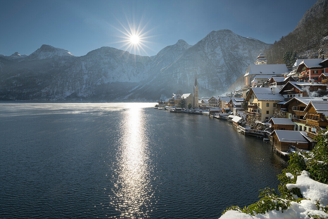 winterliches Hallstatt, Hallstätter See, Salzkammergut, Oberösterreich, Österreich