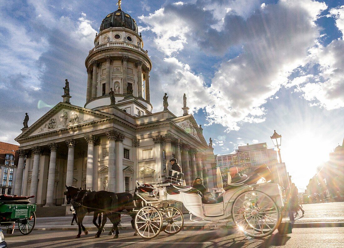 Deutscher Dom (Catedral Alemana). Gendarmenmarkt (Mercado de los Gendarmes). Berlin, Deutschland