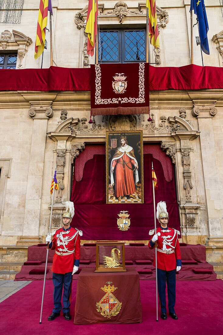guard of honor, Festa De L´Estandart, civic-religious festival in the Christian conquest of the city is commemorated by King Jaume I on December 31, 1229. Palma, Majorca, Balearic Islands, Spain, Europe.