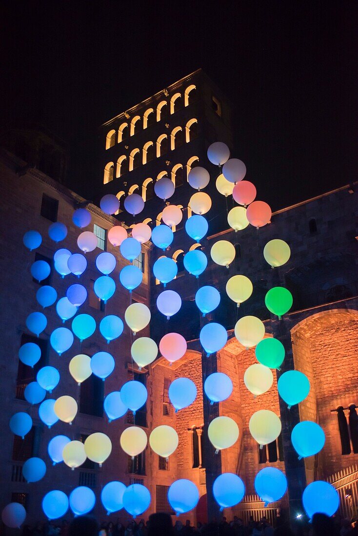 The Plaça del Rei and Saló del Tinell hosting an artist´s multimedia exhibit of variably-colored balloons, February 2015.