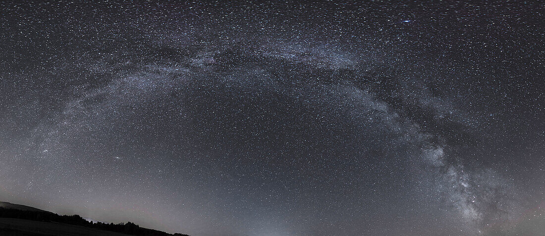 Image of an isolated MIlky Way upon a clear sky, Cerdanya, France.