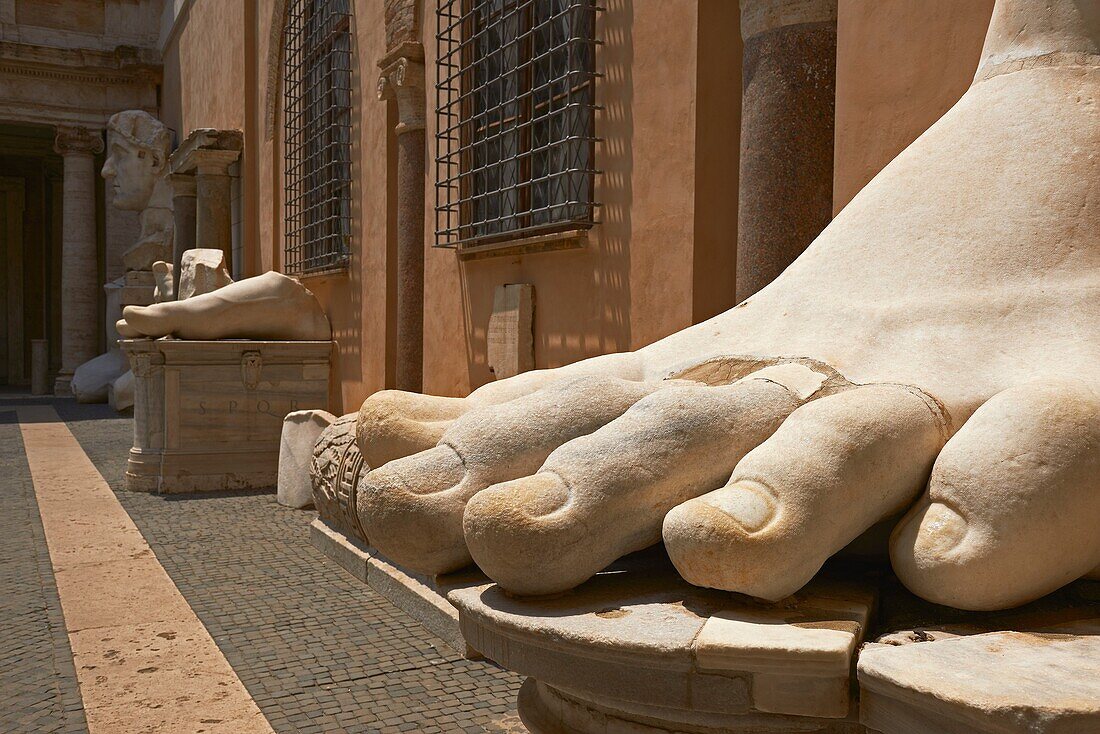 Palazzo dei Conservatori, Remains of statue of Emperor Constantine II, Courtyard, Capitoline Museum. Rome. Lazio, Italy.