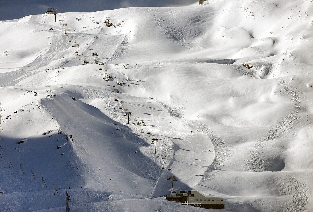 Ski lifts and ski slopes, Saas-Fee, Valais, Switzerland.