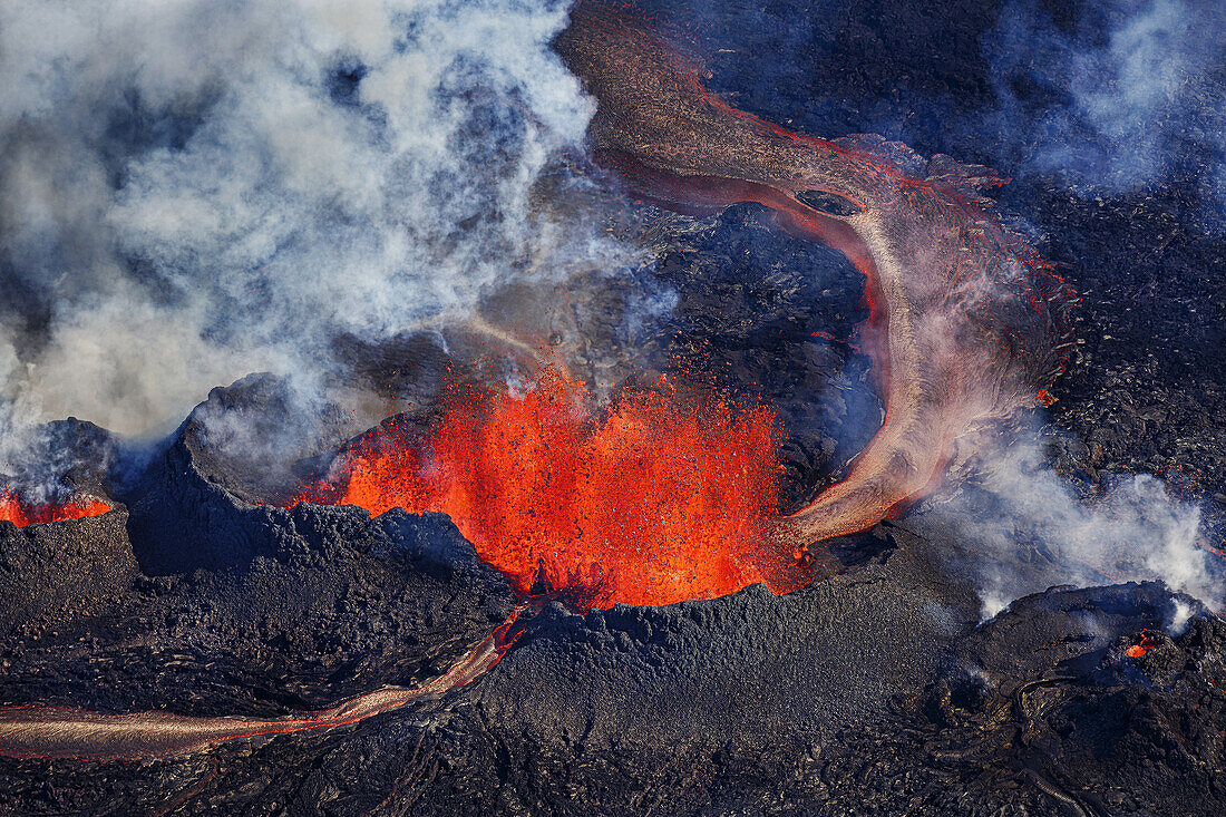 Volcano eruption at the Holuhraun Fissure near Bardarbunga Volcano, Iceland.
