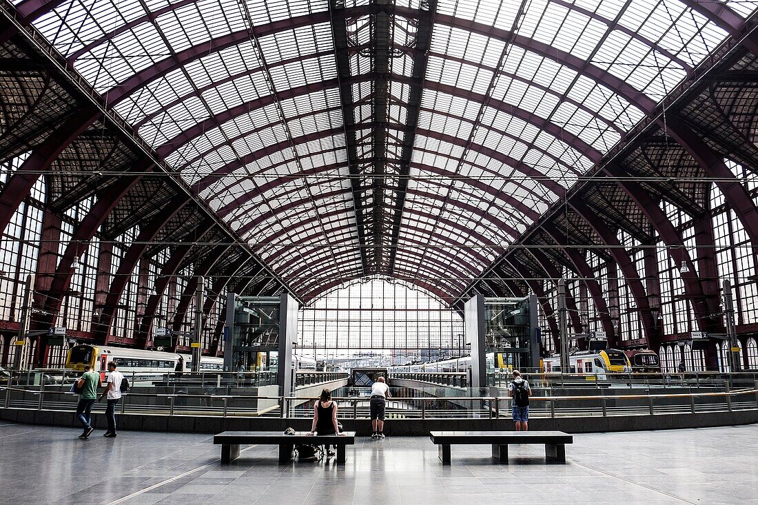 Bahnhof Antwerpen-Zentral, Belgien, Europa.