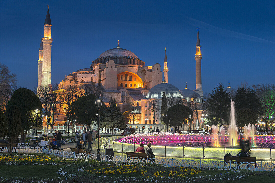 The floodlit domes and minarets of Aya Sofya, Sultanahmet, Istanbul, Turkey.