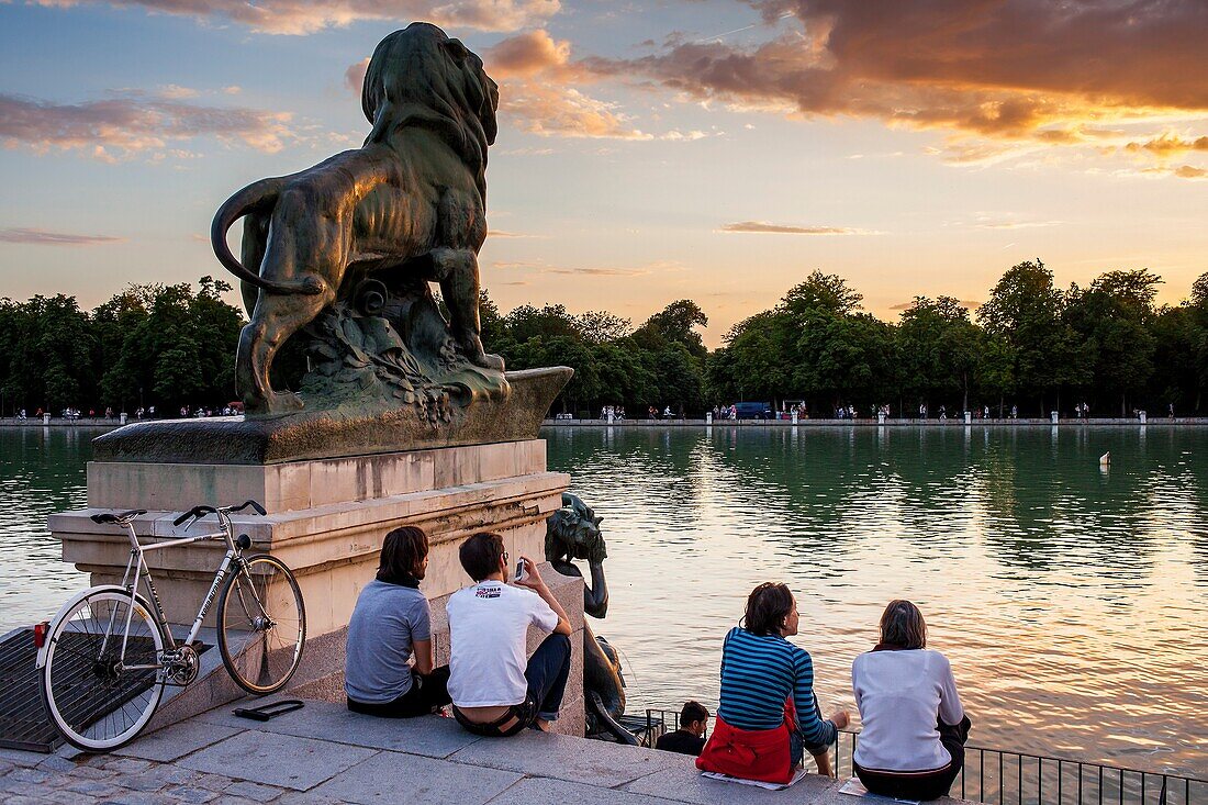 Lake, in Retiro Park. Madrid. Spain.