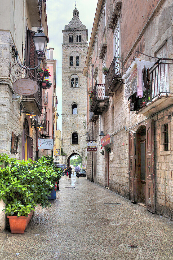Street in old town, Barletta, Apulia, Italy.