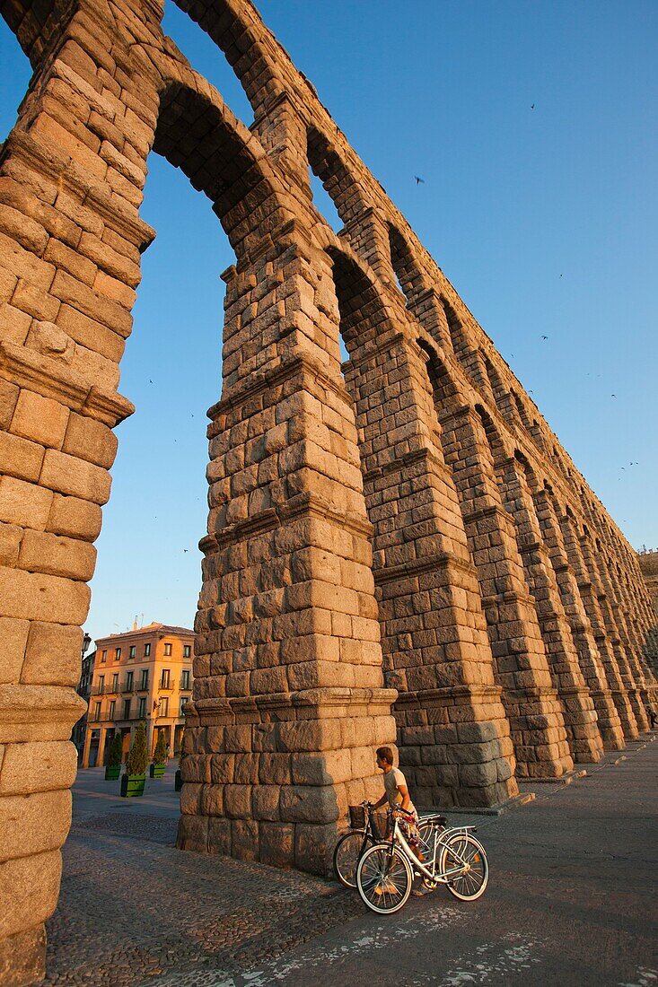 Roman Aqueduct, Segovia, Castilla León, Castile and León, Spain, Europe.