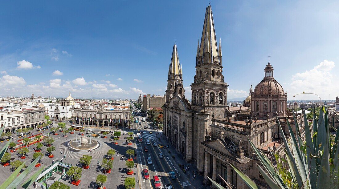 Guadalajara´s Main Square, the Plaza de Armas and cathedral.