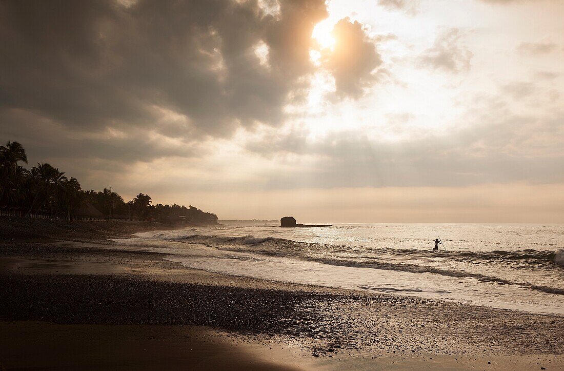 la libertad beaches surf paddel. el salvador.