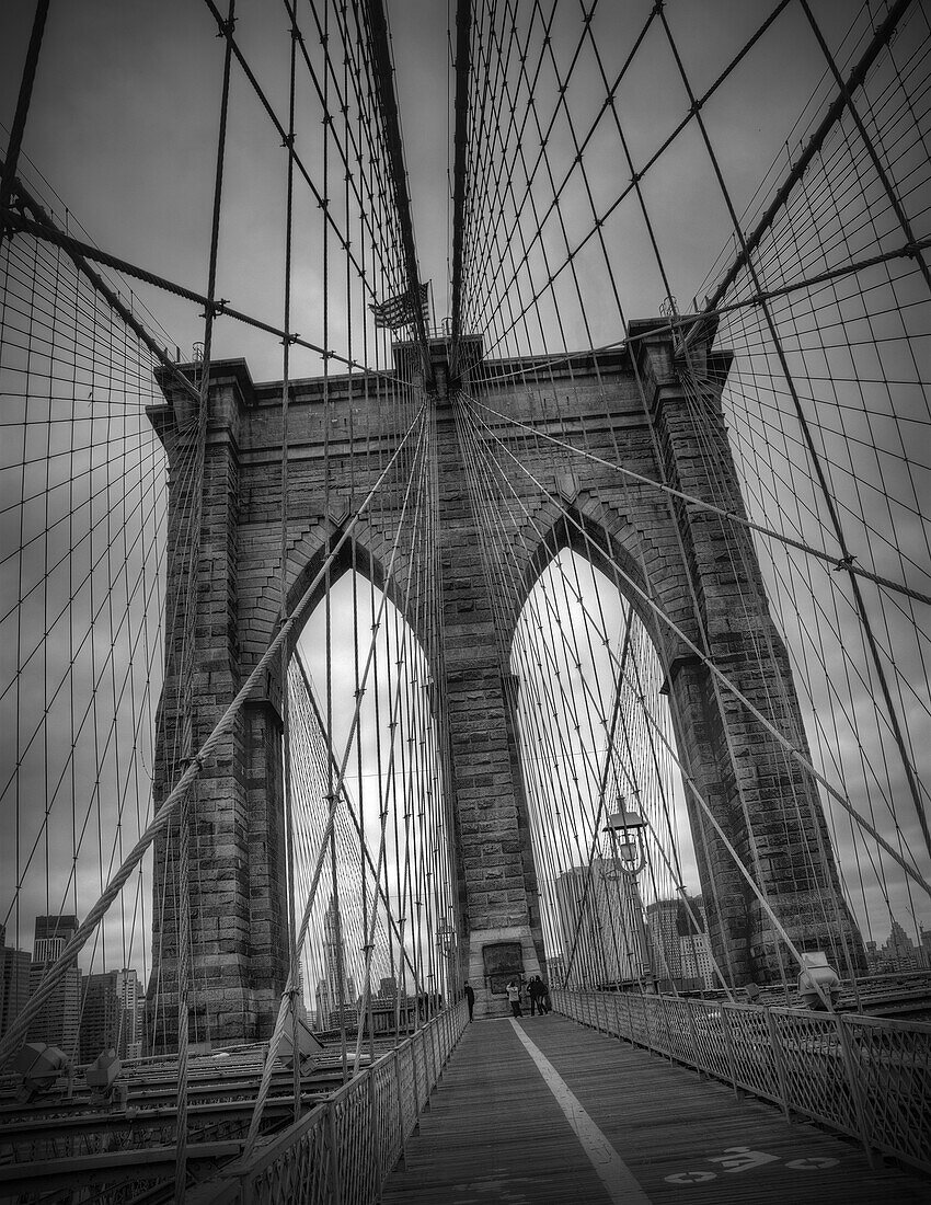 lines of the Brooklyn Bridge.