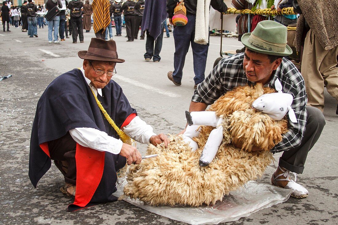 Carnival of Blacks and Whites, Colombian traditional festival. It´s celebrated from 2 to 7 January of each year.Arrival of the Castañeda Family Parade, it´s celebrated in January 4.