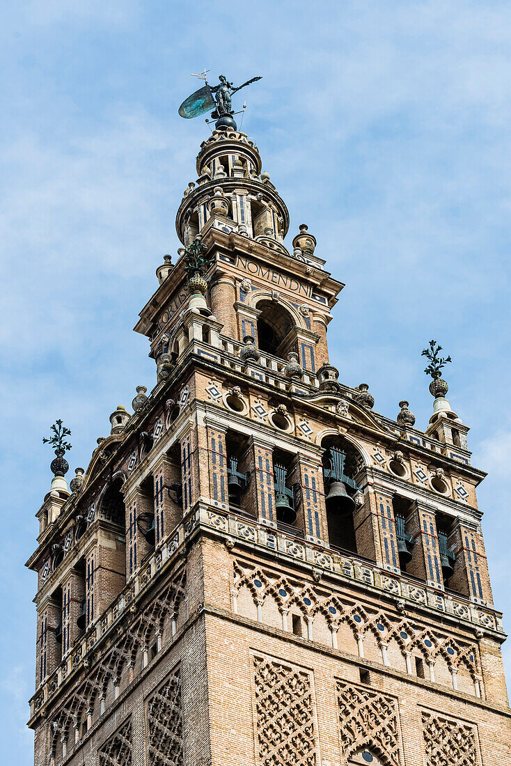 Der Glockenturm der Kathedrale im historischen Zentrum, Sevilla, Andalusien, Provinz Sevilla, Spanien