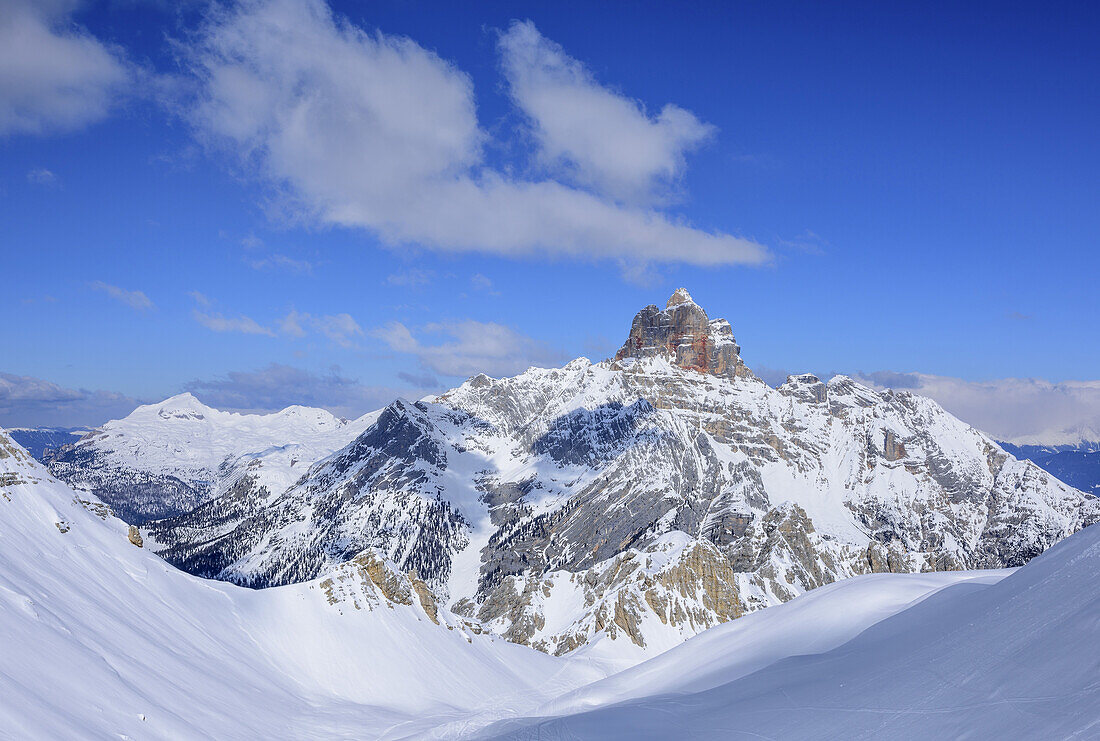 View towards Sennes group with Hohe Gaisl, from Cresta Bianca, Cresta Bianca, Monte Cristallo, Dolomites, UNESCO World Heritage Dolomites, Venetia, Italy