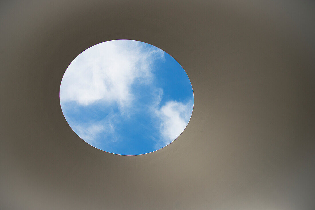 'James Turrell Skyspace at the deYoung Museum; San Francisco, California, United States of America'