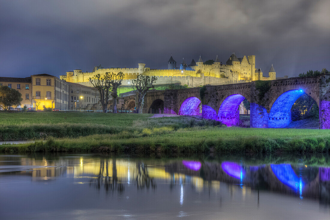 Festung Cite, Pont Vieux,  Carcassonne, Aude, Languedoc-Roussillon, Frankreich