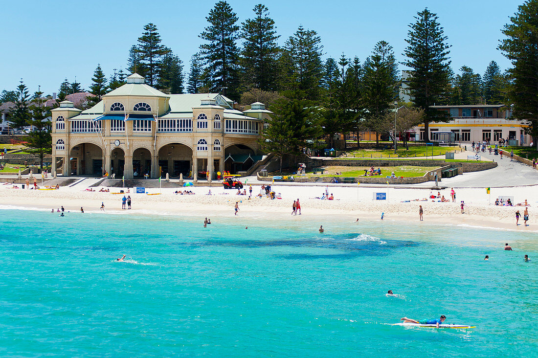 Der Cottesloe Beach ist der bekannteste und beliebteste Stadtstrand von Perth, Perth, Australien