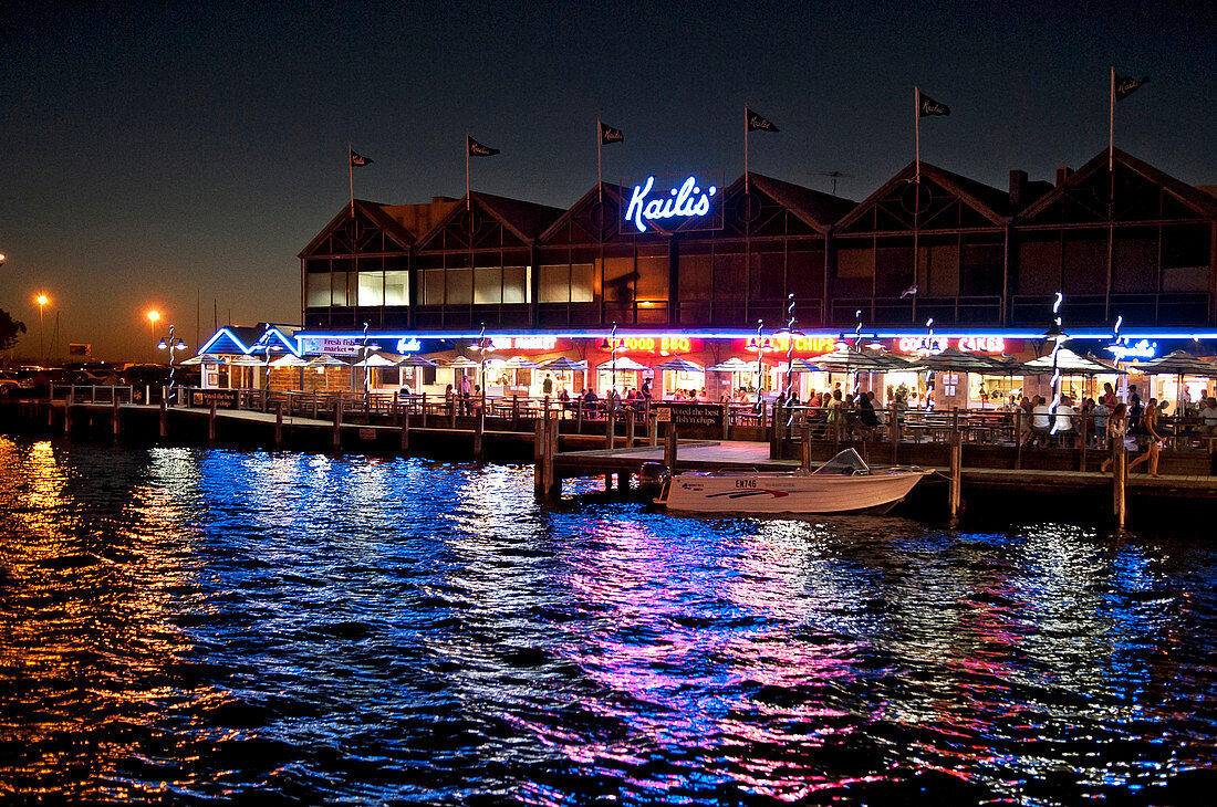 For lovers of seafood, Kailis at the fishing harbour of Freemantle, is a preferred destination