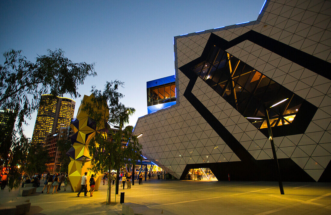 Das neue Entertainment Centre in Perth besticht durch seine gewagte Architektur, Perth, Australien