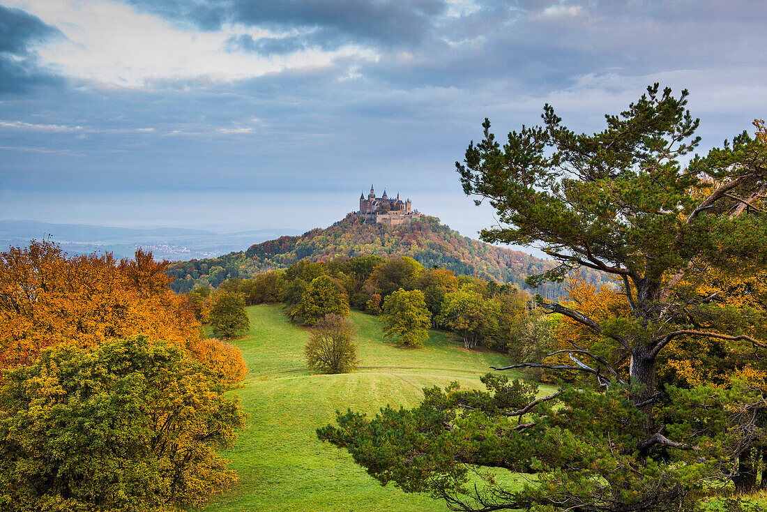 Burg Hohenzollern, Hechingen, Zollernalbkreis, Schwäbische Alb, Baden-Württemberg, Deutschland