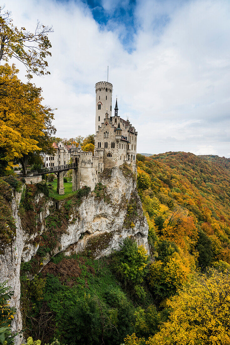 Schloss Lichtenstein, Honau, Schwäbische Alb, Baden-Württemberg, Deutschland