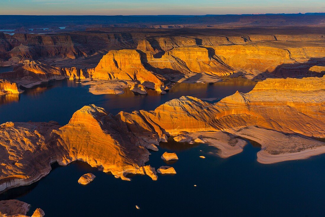 Colorado River, Lake Powell, Page, Arizona, Usa, America.