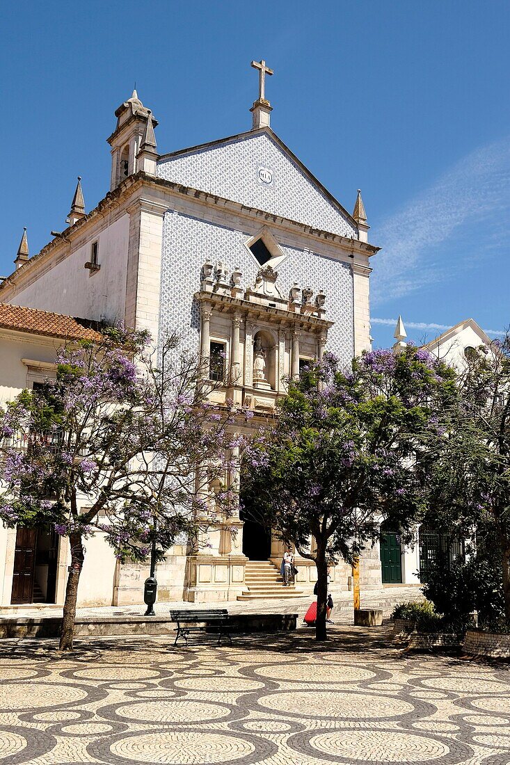 Misericordia-Kirche auf dem Platz der Republik in Aveiro, Portugal.