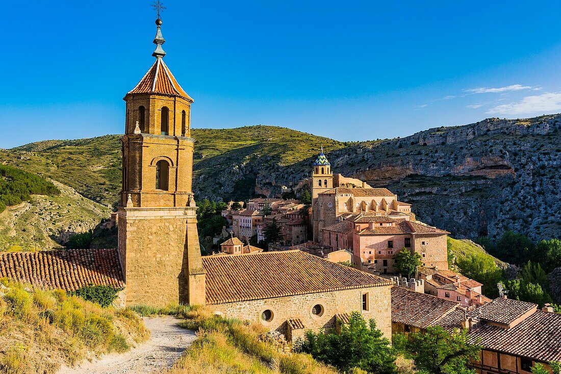 Church of Santiago, in the background the Cathedral of San Salvador. Albarracin, Teruel, Aragón, Spain, Europe.