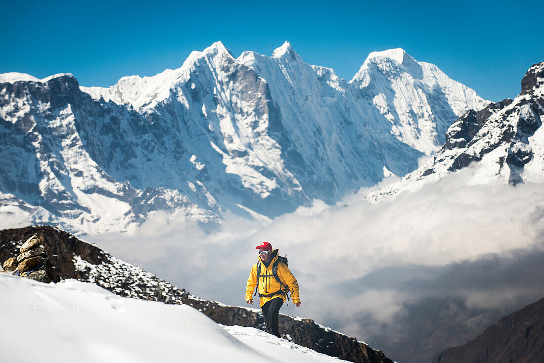 Trekking in the Everest region, Himalayas, Nepal, Asia