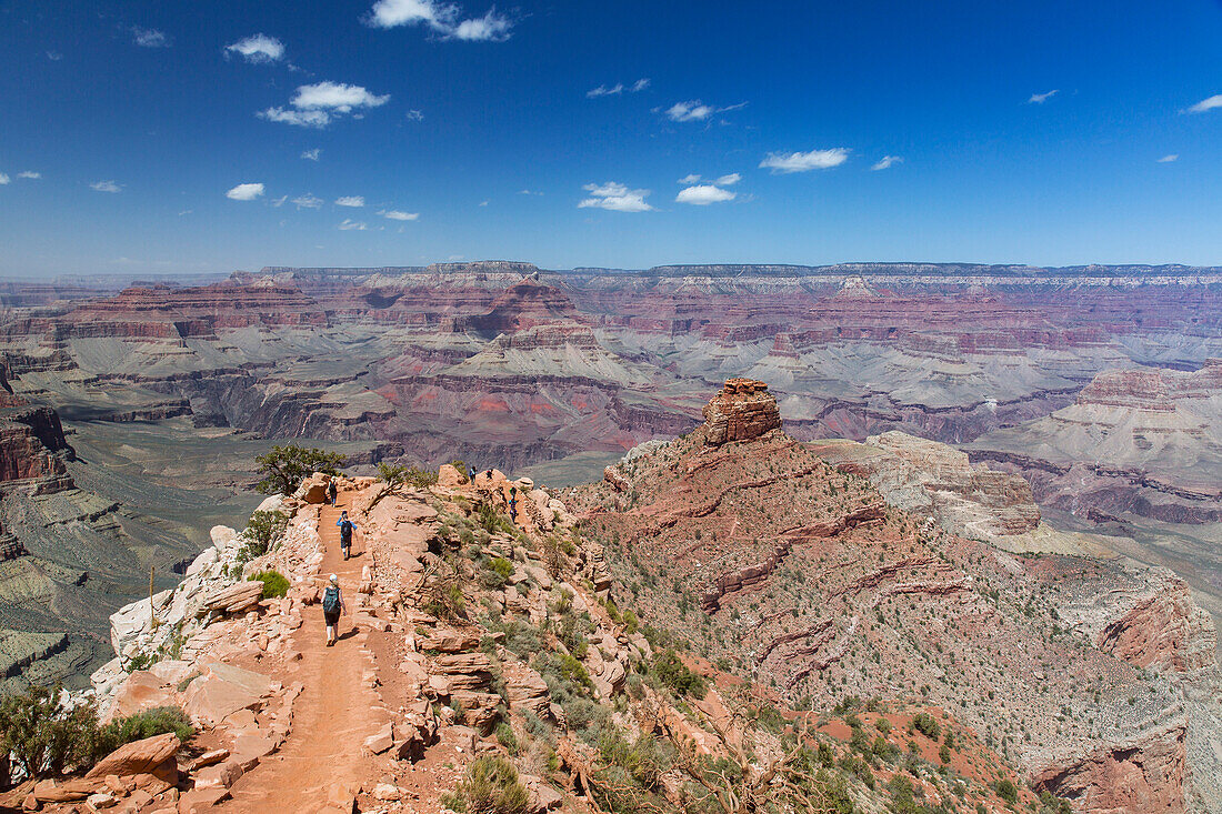 Hikers descend the curving South Kaibab trail in Grand Canyon National Park, UNESCO World Heritage Site, Arizona, United States of America, North America