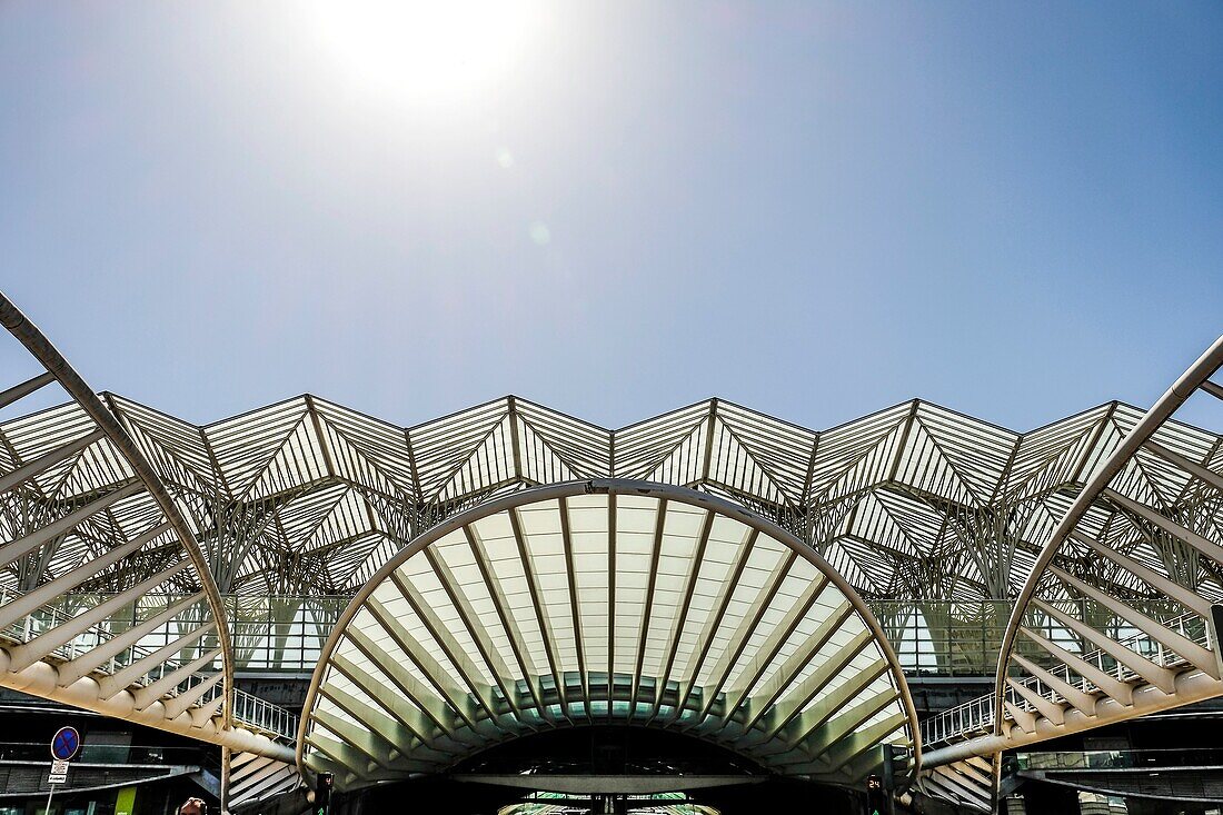 Bahnhof Oriente in Lissabon, entworfen vom Architekten Calatrava, Lissabon, Portugal, Europa.