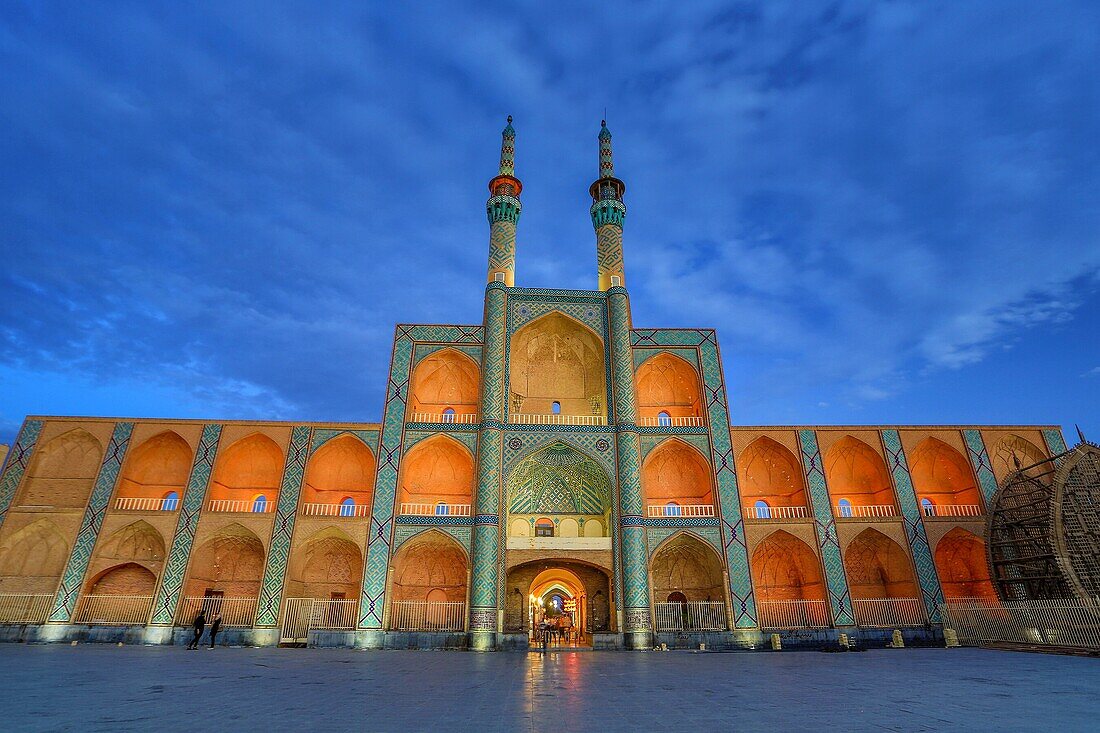 Iran, Yazd City, Amir Chakhmag Mosque and square.