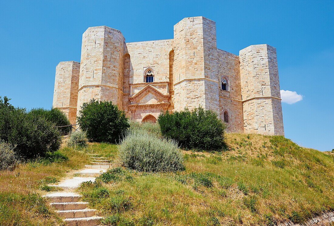 Castel Del Monte, Andria, Puglia, Italy, Europe.The 13th century Castle of the Mountain was built in the 1240´s by Frederik II and is a UNESCO world heritage site.