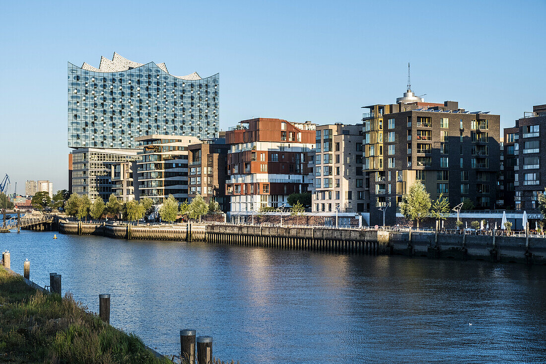 Hamburgs neue Elbphilharmonie und Hafencity am Grasbrookhafen, moderne Architektur in Hamburg, Hamburg, Nordeutschland, Deutschland