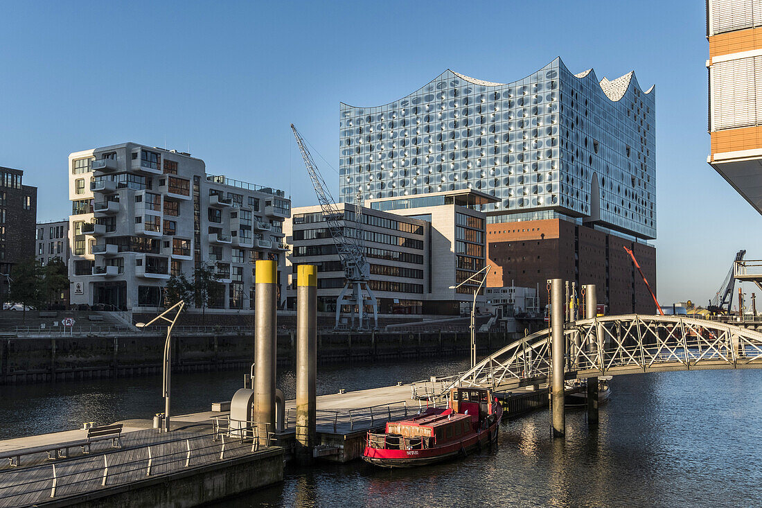 Hamburgs new Elbphilharmonie and the hafencity at Sandtorkai, modern architecture in Hamburg, Hamburg, north Germany, Germany