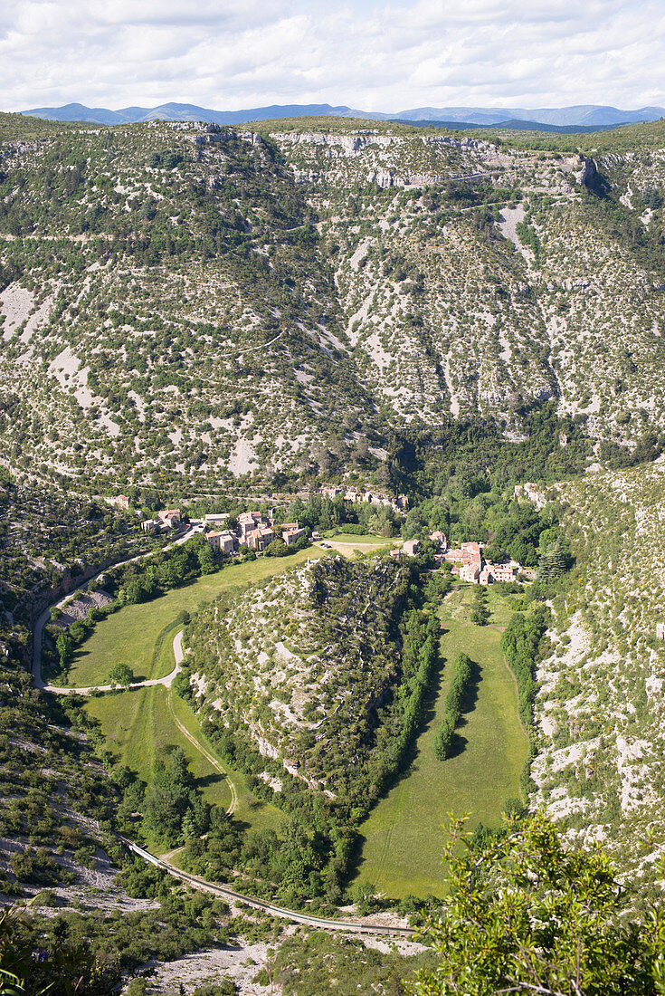 Circular basin,  Cirque de Navacelles,  Saint-Maurice-Navacelles,  Cévennes,  Hérault,  Languedoc Roussillon,  France