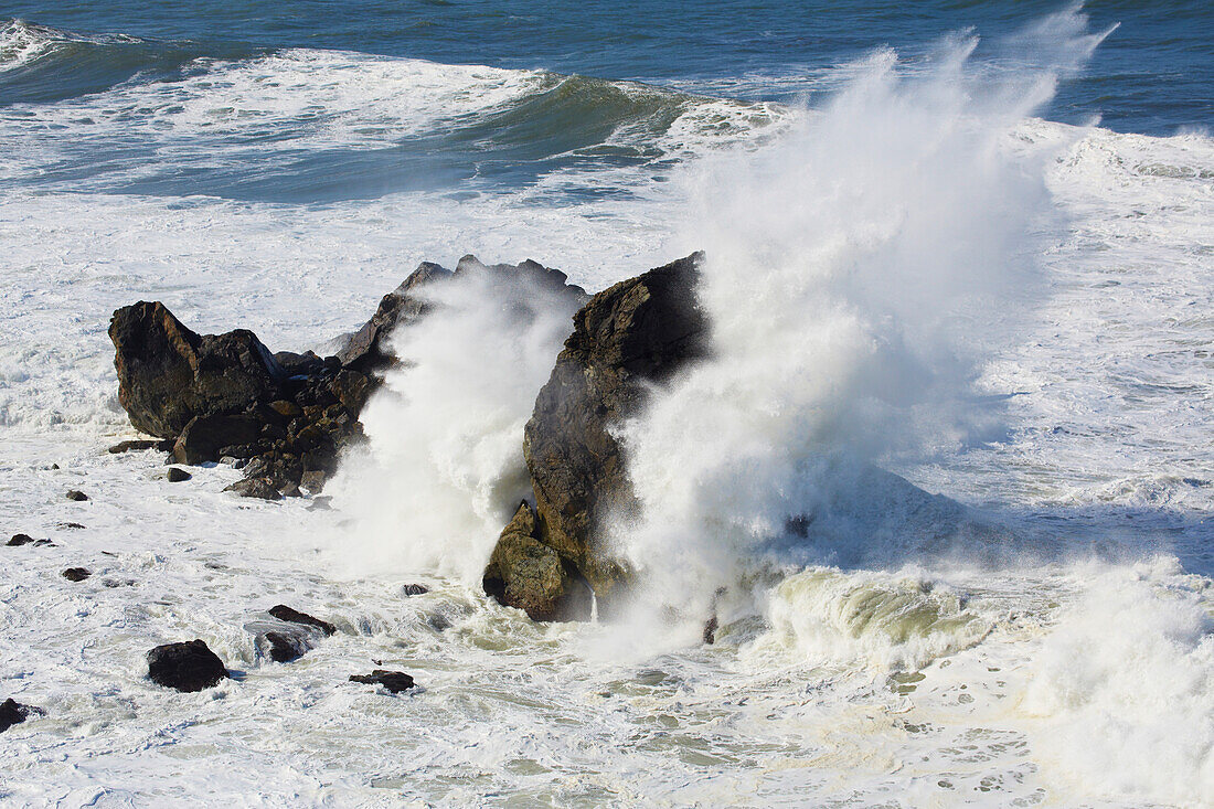 Rock and wave at Patrick's Point , Patrick's Point State Park , California , USA